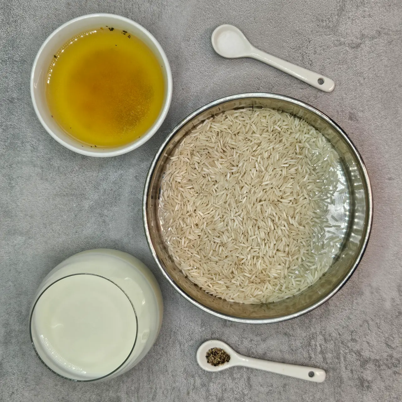 Step 2 of Roz Maamar Oven Baked Milk Rice with Chicken